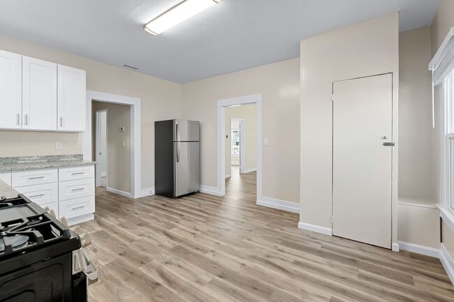 Building Photo - Welcoming 3-Bedroom, 1-Bath Single-Family Home