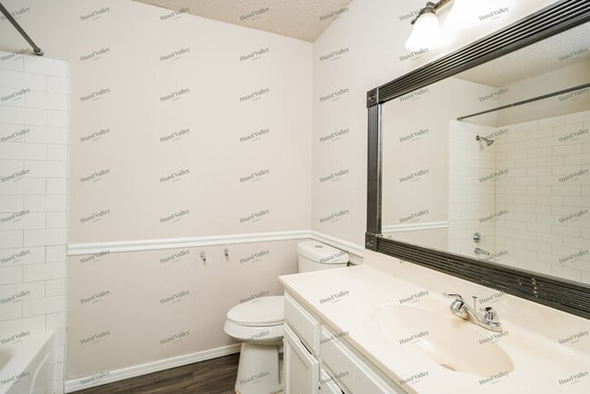 Building Photo - 108 W South Park St