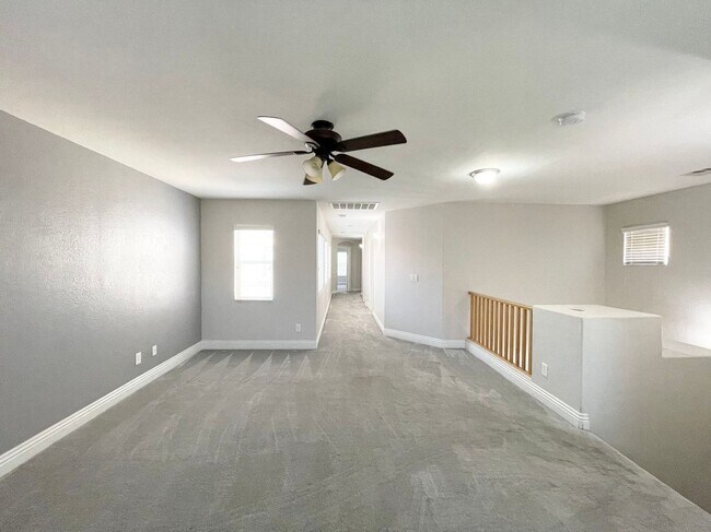 Building Photo - Charming 3-bedroom, 2.5-bathroom home