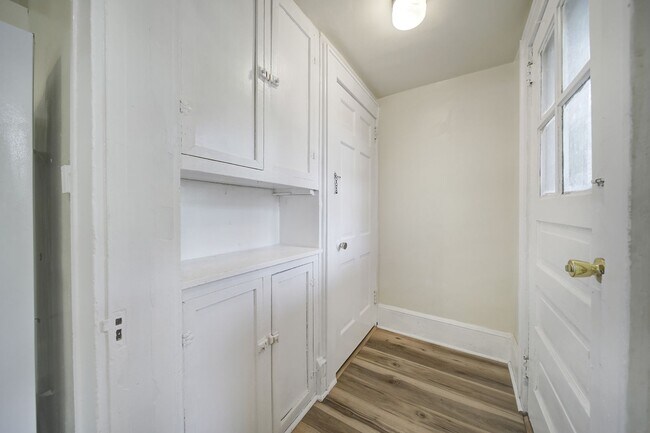 Building Photo - Lovely Two Story, 3 Bedrooms, 2 Bath Home