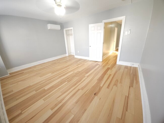 Building Photo - 214 Hermitage St