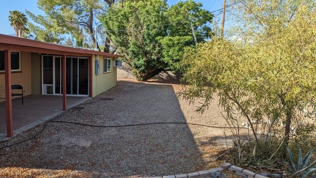 Building Photo - Eastside Carriage Hill Neighborhood Rental