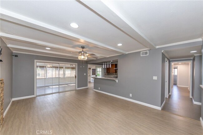 Building Photo - 4661 Woodhaven Dr