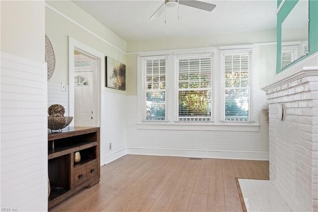 Building Photo - 920 Oaklawn Ave