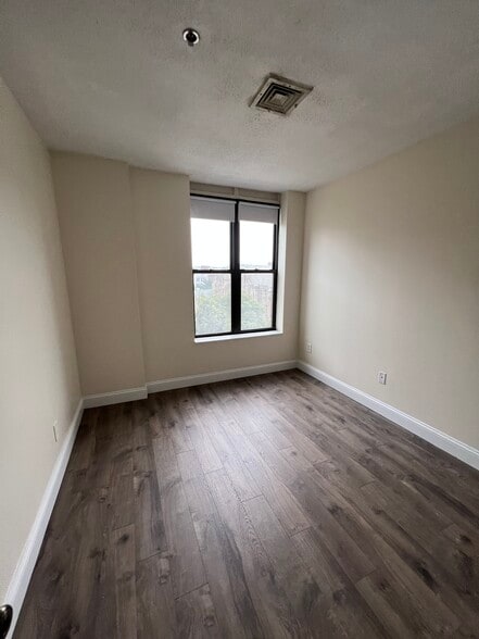 Building Photo - 1130 Boylston St