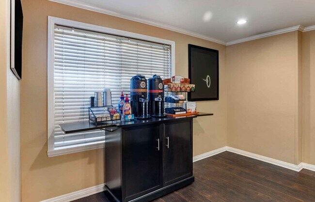 Building Photo - Furnished Studio-Los Angeles - Monrovia