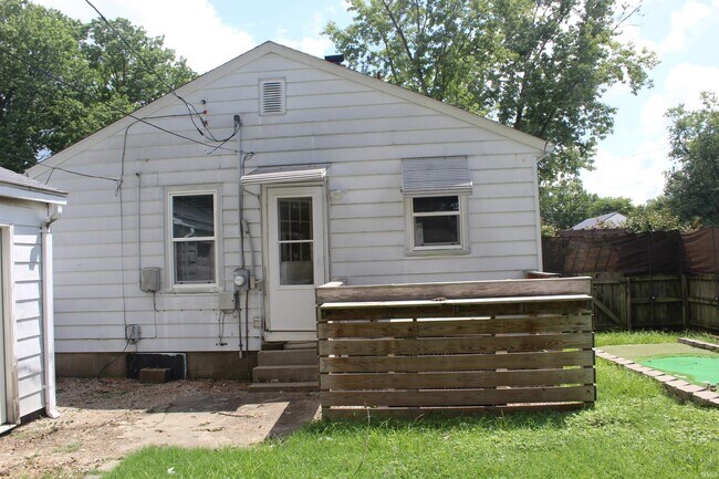 Building Photo - 2300 Haven Dr
