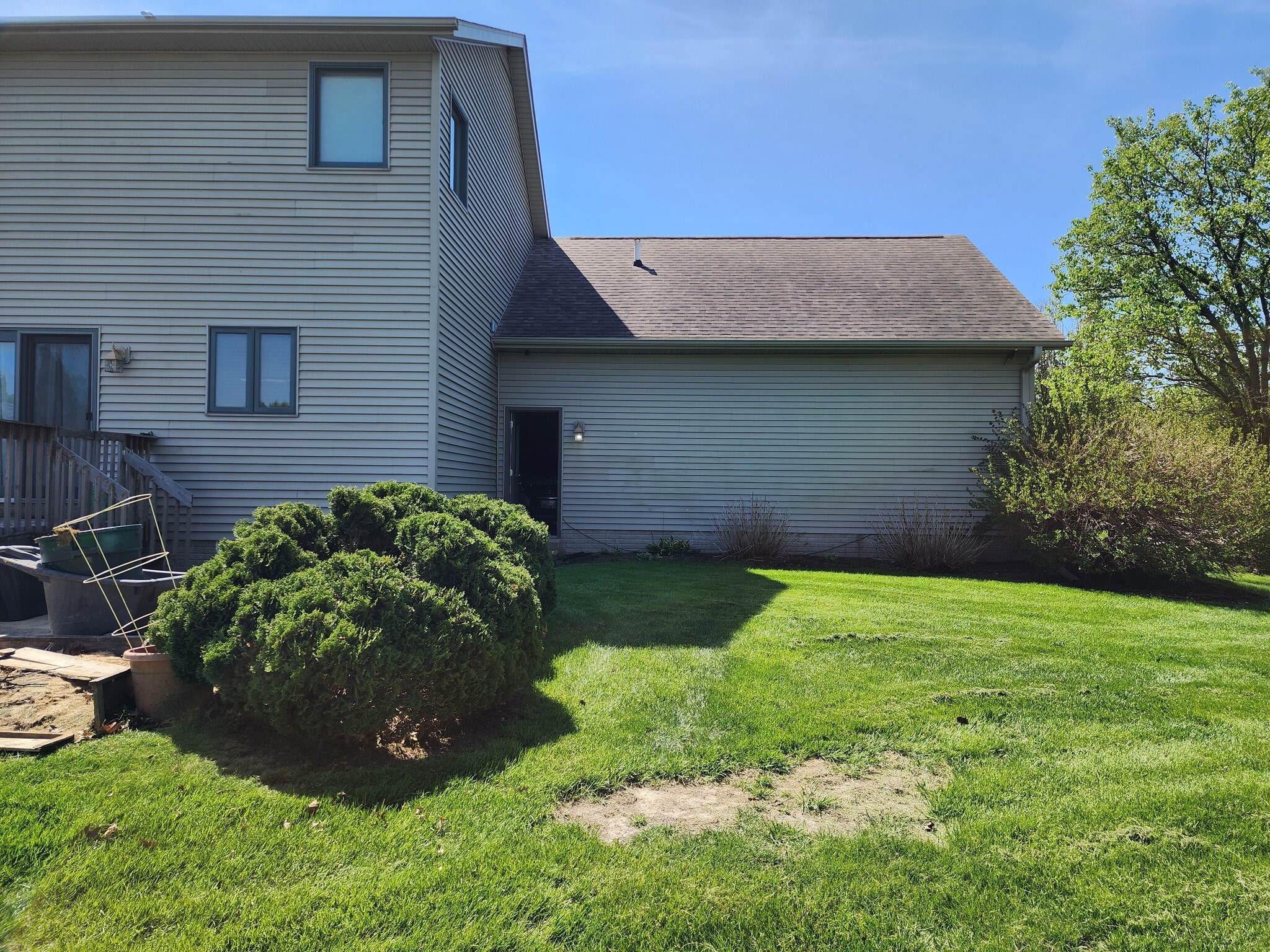 Building Photo - 102 E Sapphire Ln