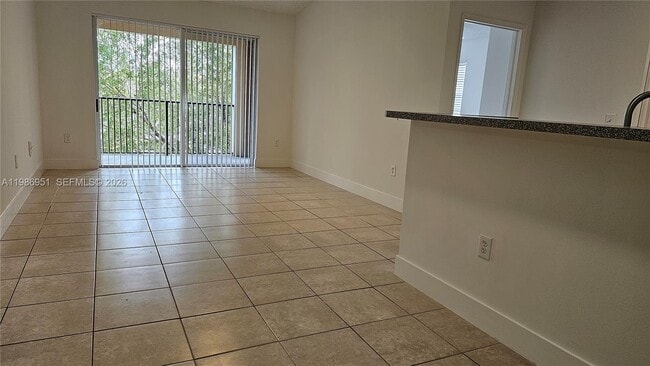 Building Photo - 8040 N Nob Hill Rd