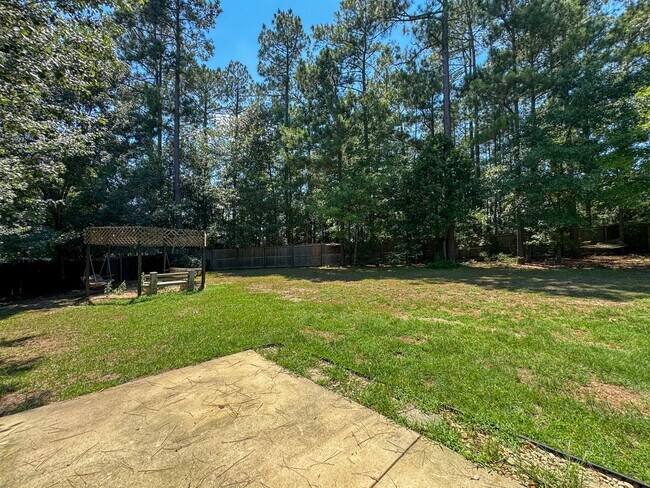 Building Photo - Beautiful 4 Bed 2.5 Bath Home in Raeford