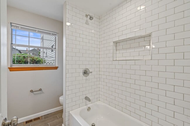 Building Photo - 322 Gildenfenny St