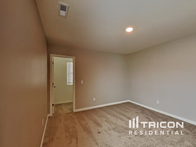 Building Photo - 44 Ashley Oaks Court