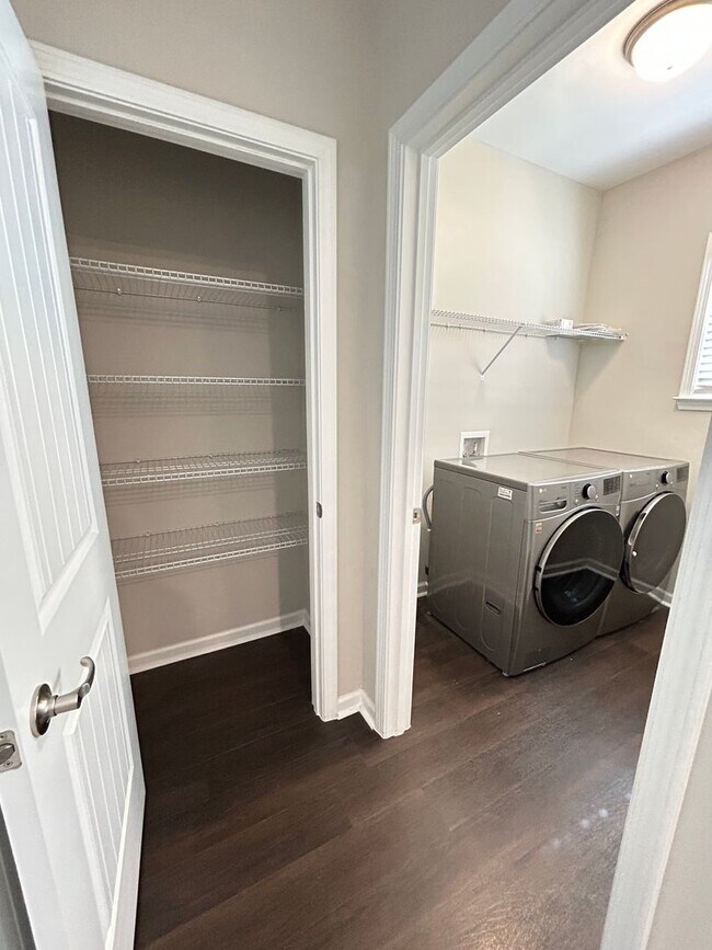 Building Photo - 3 Bedroom/ 2.5 Bathroom Berwick area in Sa...