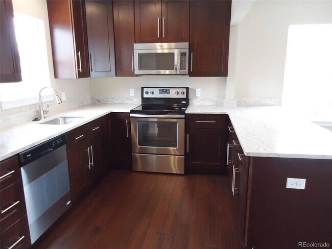 Building Photo - Updated Chaffee Park Home