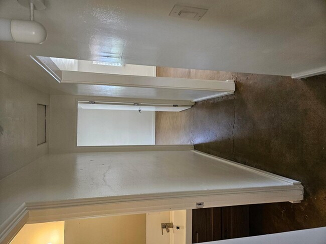 Building Photo - 802 W Turney Ave