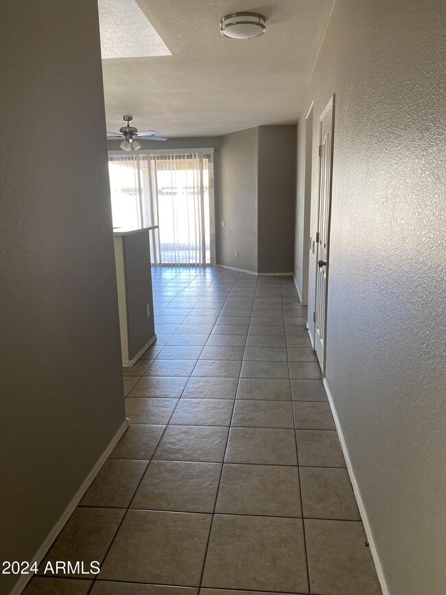 Building Photo - 11634 W Western Ave