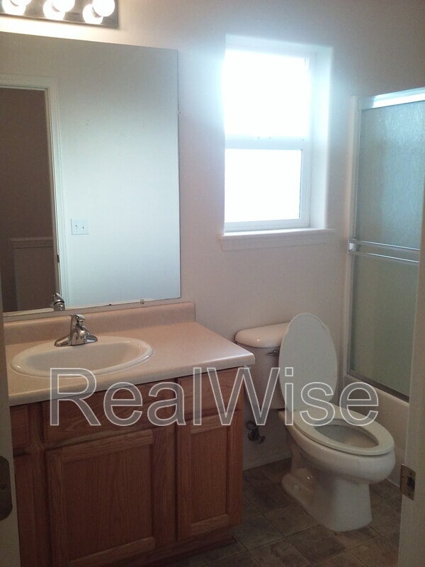 Building Photo - 327 Pardee Ln