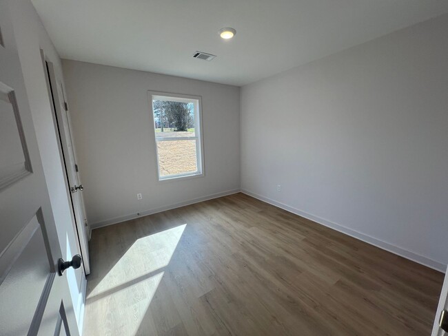 Building Photo - Newly Built 3 Bedroom 2 Bathroom Home in E...