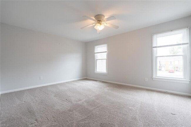 Building Photo - 420 Rennie Ct