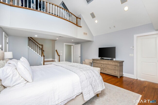 Building Photo - 20 Outlook Dr