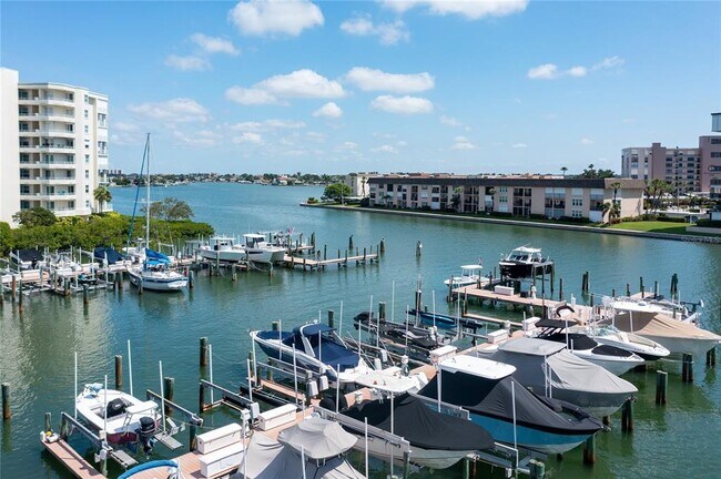 Building Photo - 7907 Sailboat Key Blvd S