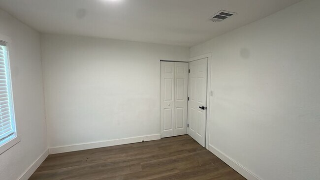 Building Photo - 8013 Talton St