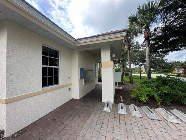 Building Photo - 3010 Meandering Way