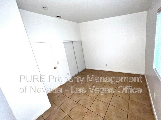 Building Photo - 5342 Chela Dr