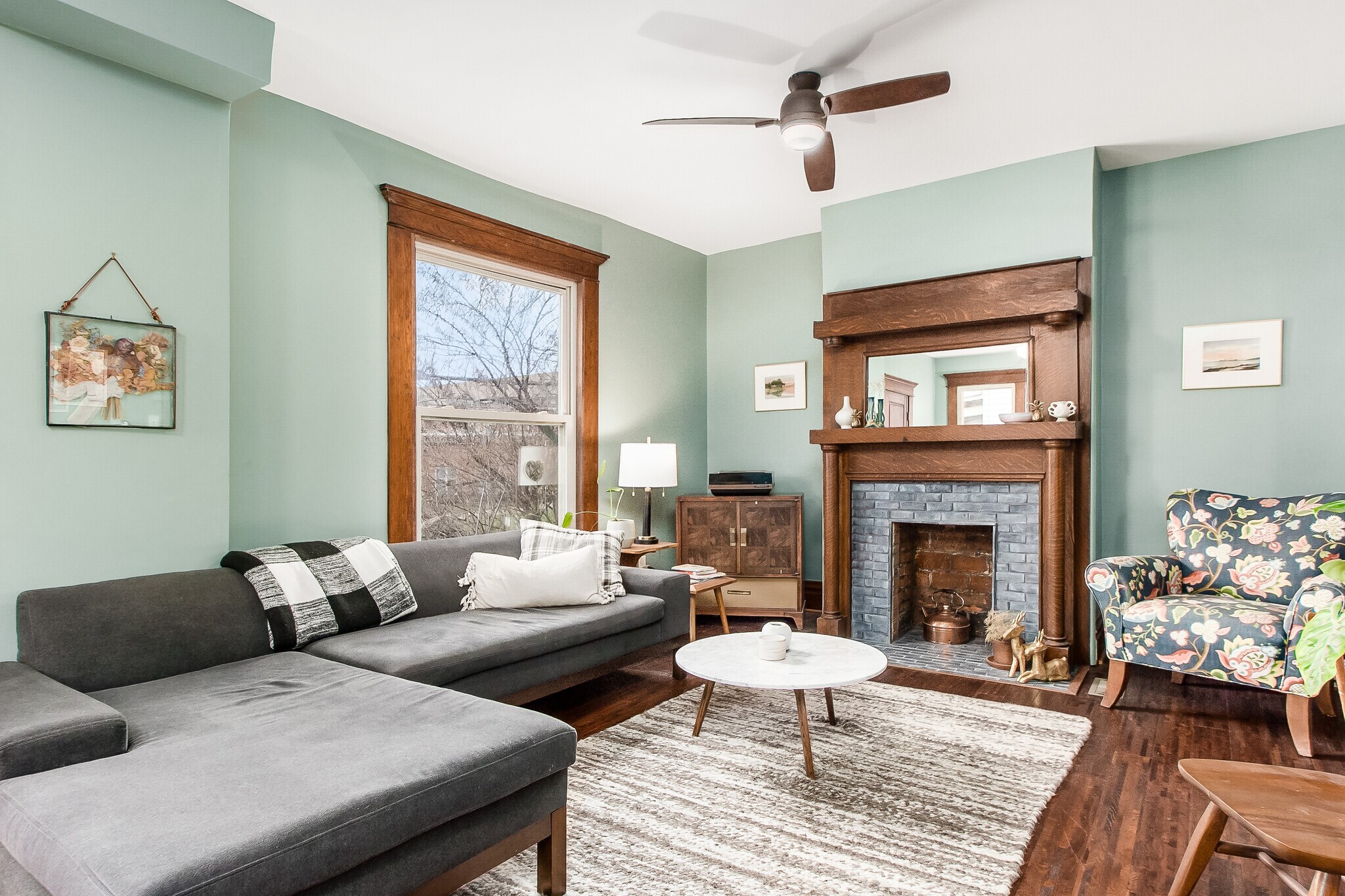 Living space - 234 E 7th Ave