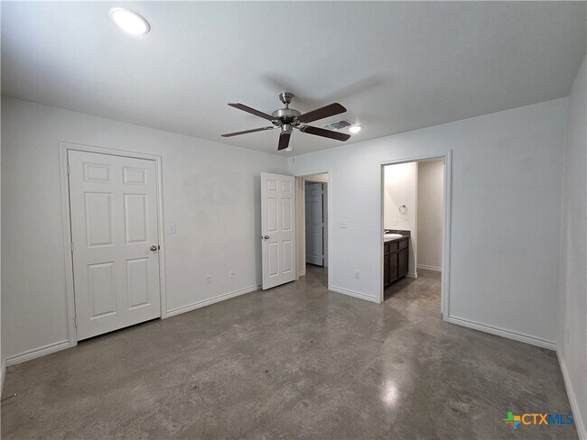 Building Photo - 2318 Zanoletti Ct