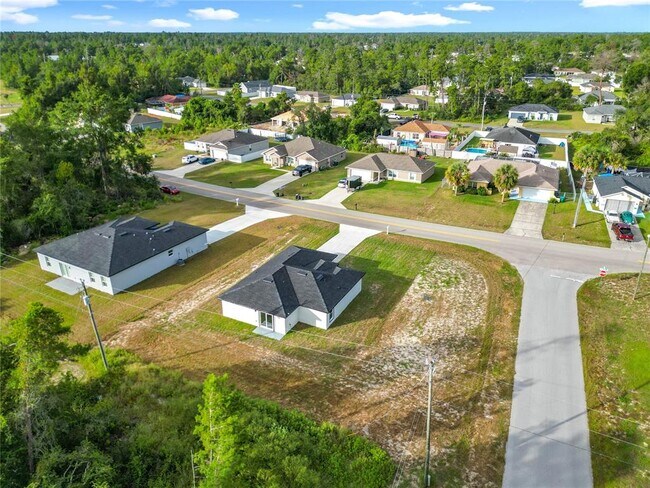 Building Photo - 527 Marion Oaks Ln