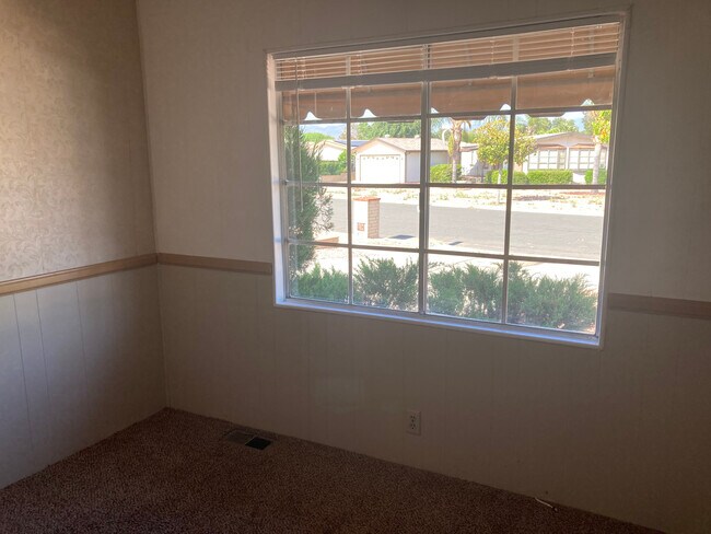 Building Photo - 1429 Basswood Way