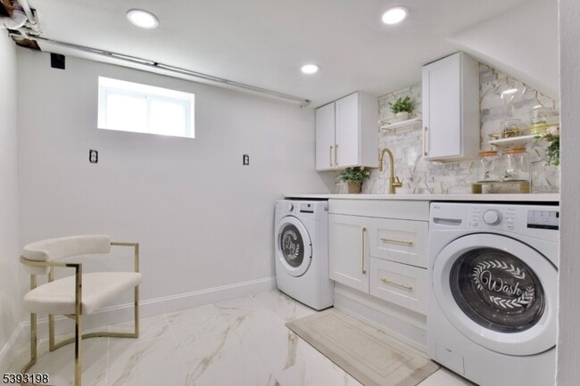 Building Photo - 327 Roosevelt Ln