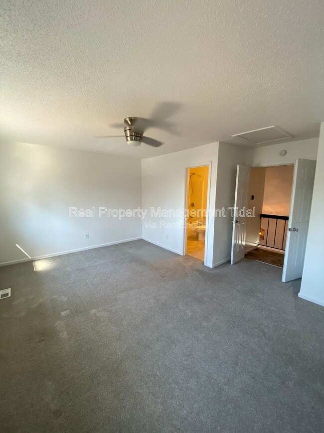 Building Photo - 430 Falling Ln