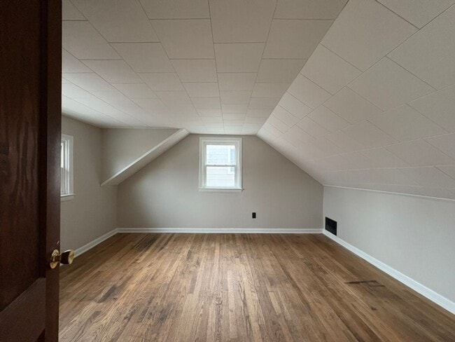 Building Photo - Charming House in the Borough