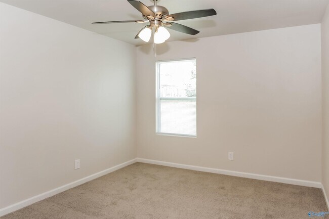 Building Photo - 16709 Wellhouse Dr