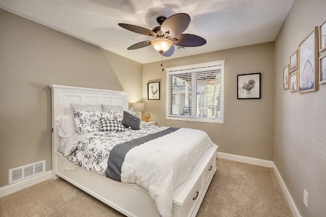 Building Photo - 1832 Essex Rd