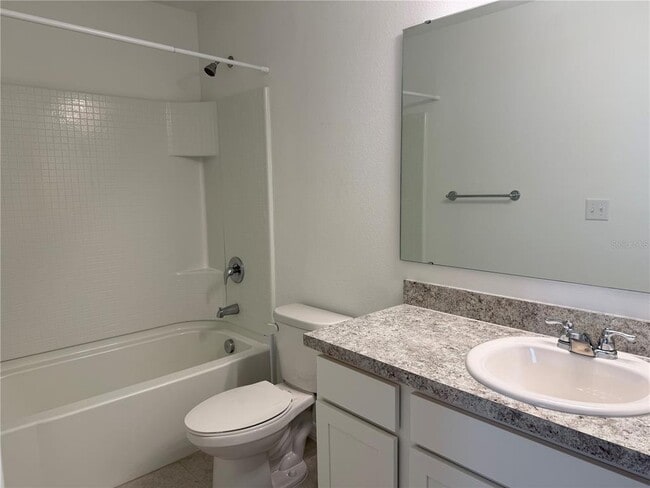 Building Photo - 253 Mandovi St