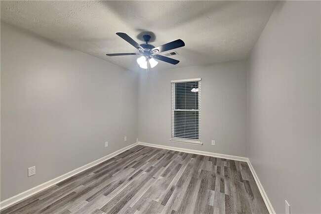 Building Photo - 4522 Inlet Rd