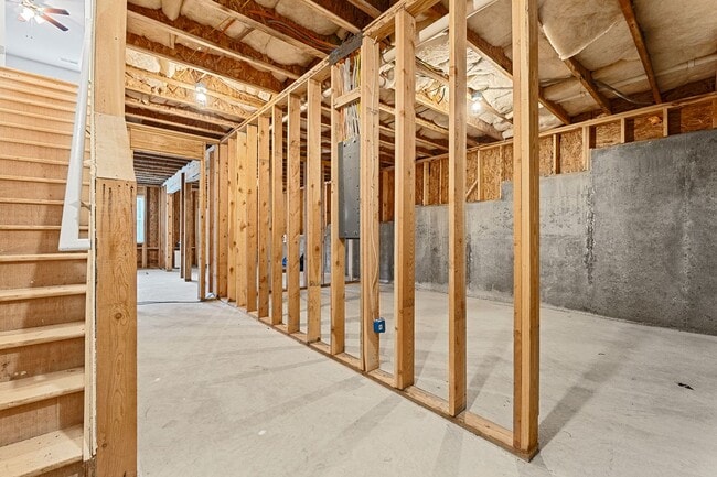 Building Photo - 552 Post Oak Ln