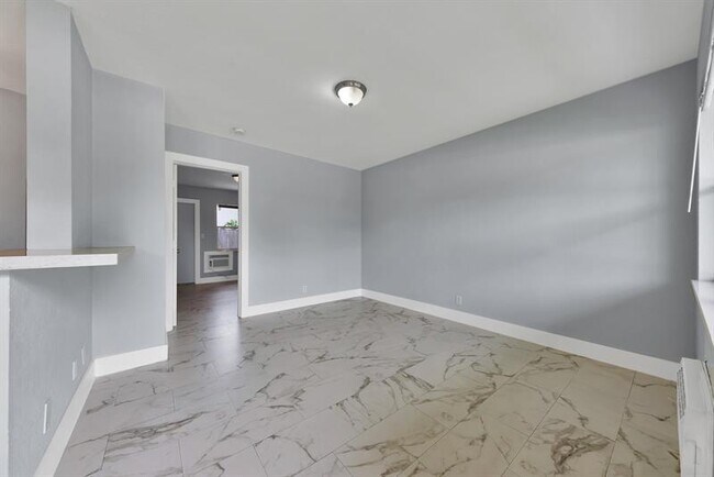 Building Photo - 1720 NE 13th St