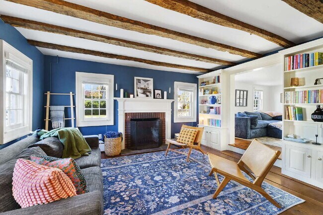 Building Photo - Historic Mendham Home