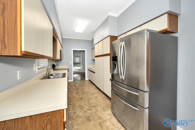 Building Photo - 324 Inverness Dr SW