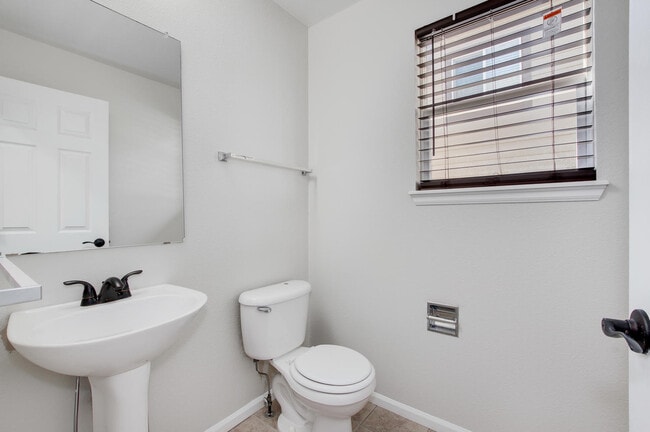 Building Photo - 10373 Ravenswood Way