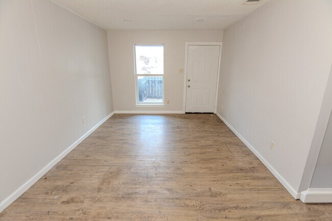 Building Photo - 1665 Northwood St