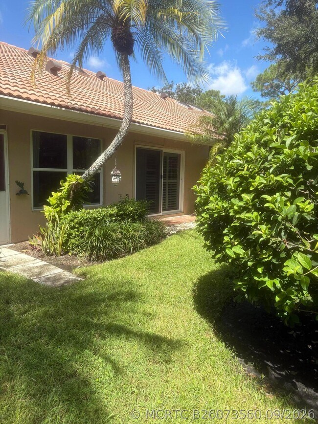 Building Photo - 1604 Rosewood Way