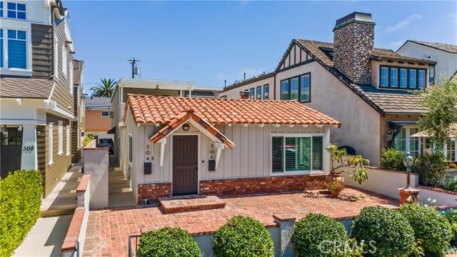 Building Photo - 304 Larkspur Ave