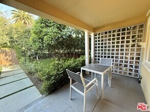 Building Photo - 901 N Orange Grove Ave