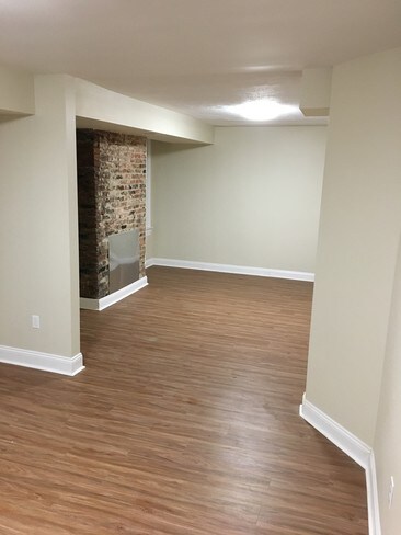 Building Photo - 36 Cowan St