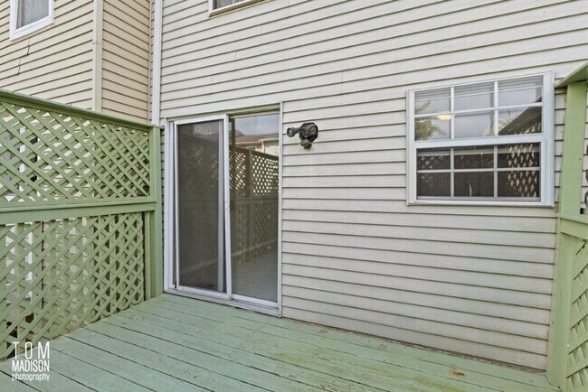 Building Photo - 916 Pentwood Ct